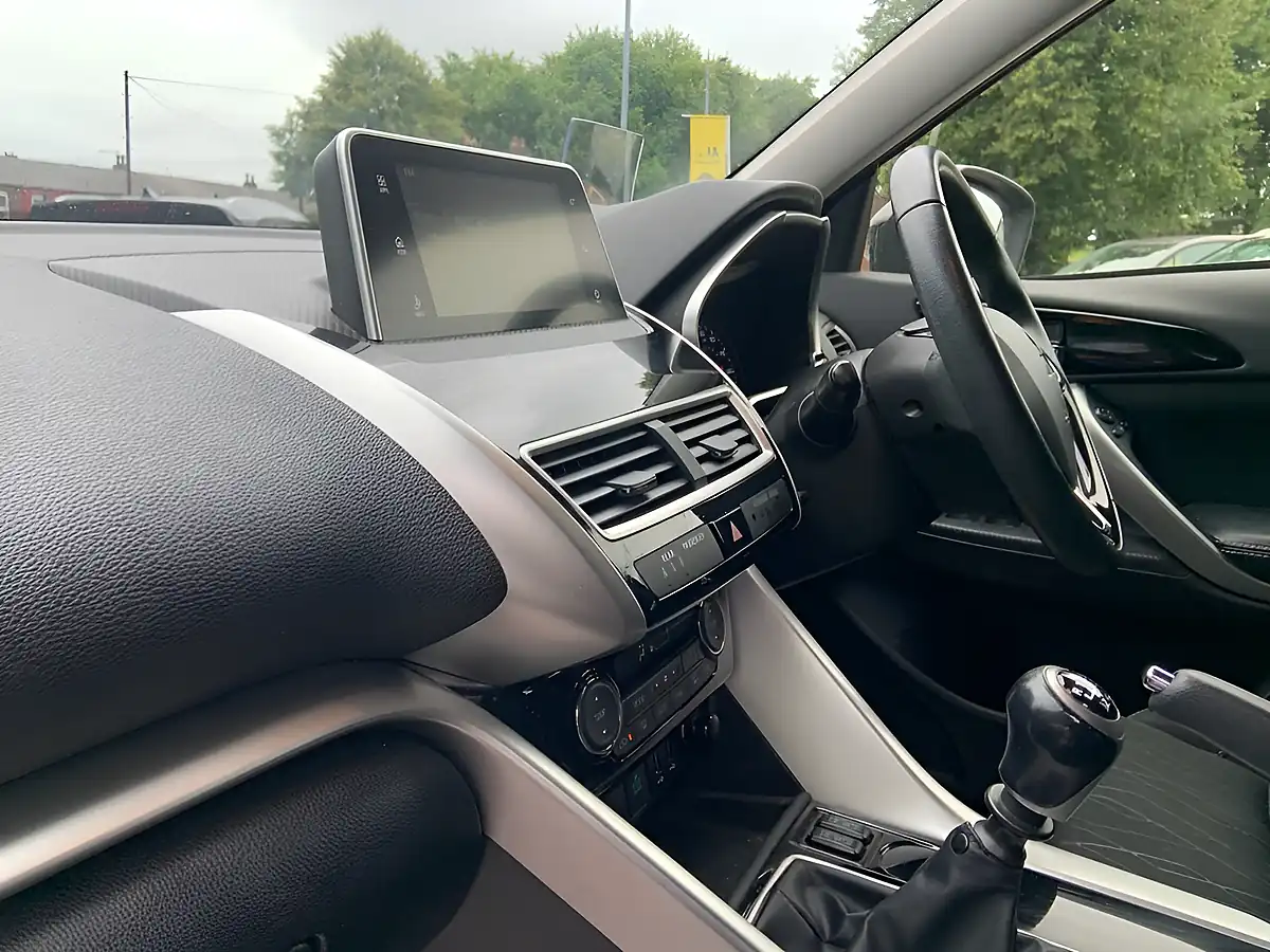 Used 2018 Mitsubishi Eclipse Cross 3 Black - Interior and Exterior details 17