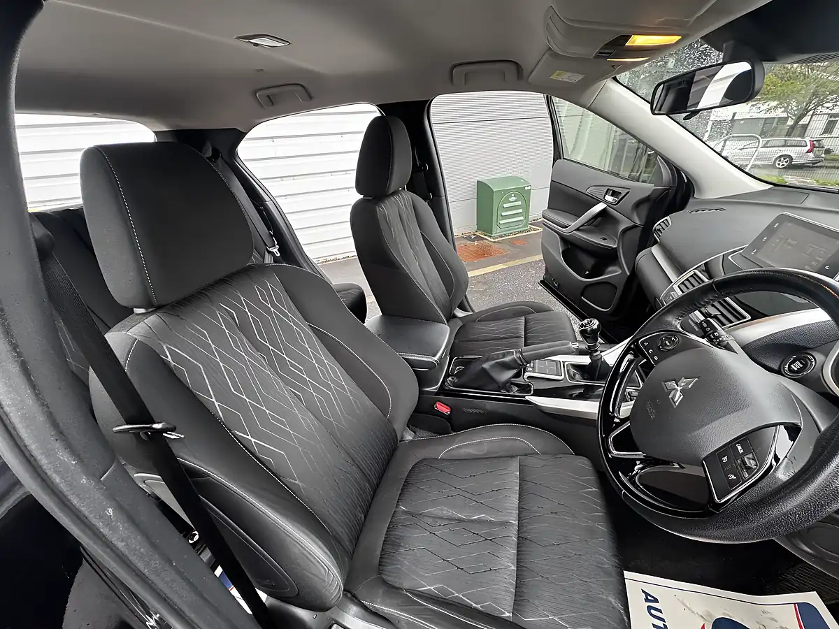 Used 2018 Mitsubishi Eclipse Cross 3 Black - Interior and Exterior details 14