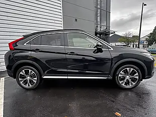 Used 2018 Mitsubishi Eclipse Cross 3 Black - Interior and Exterior details 8