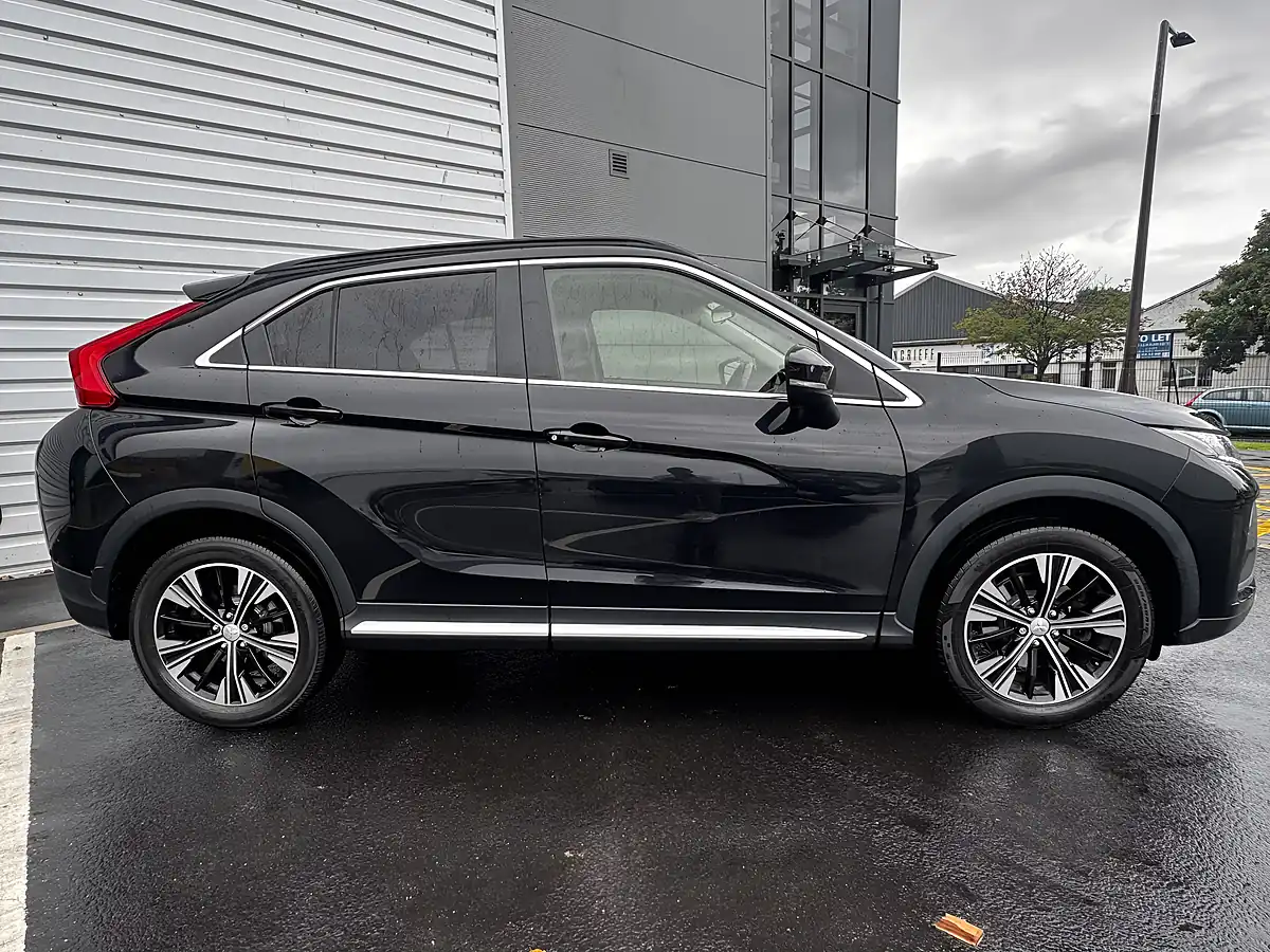 Used 2018 Mitsubishi Eclipse Cross 3 Black - Interior and Exterior details 8