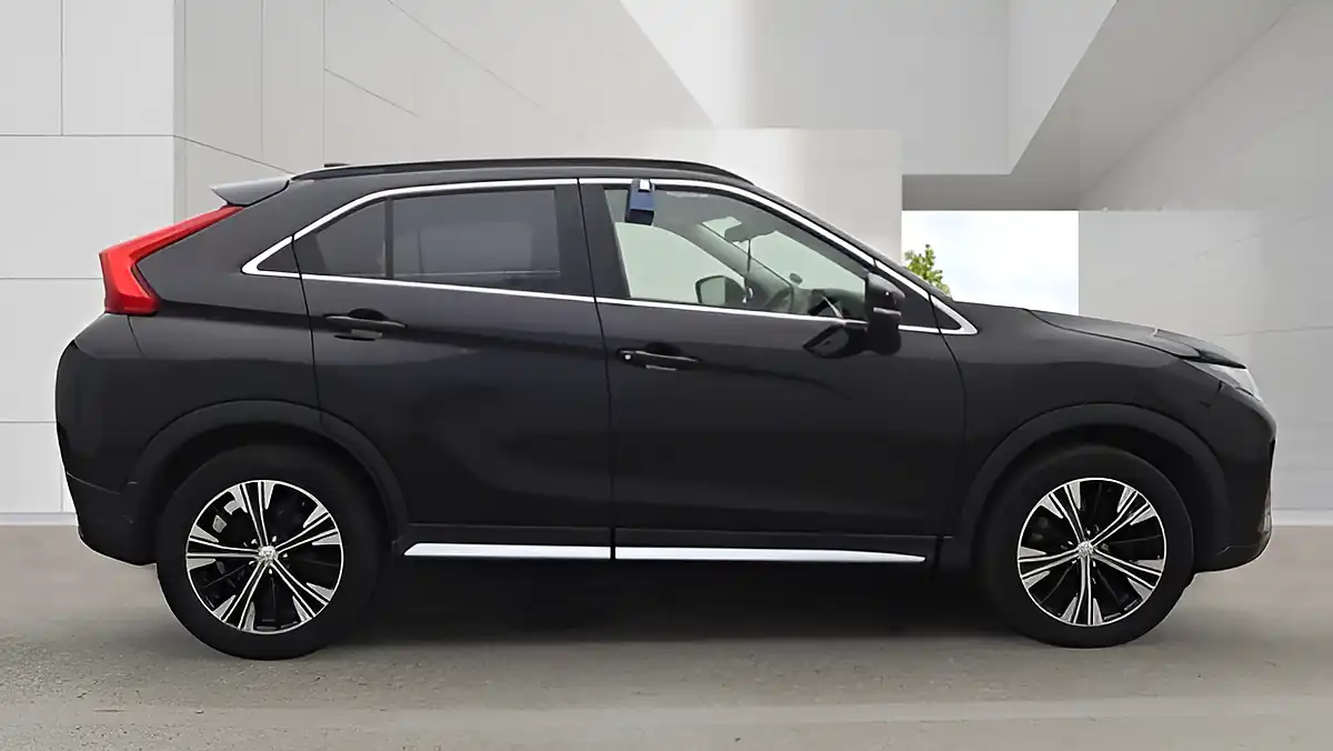 Used 2018 Mitsubishi Eclipse Cross 3 Black - Interior and Exterior details 7