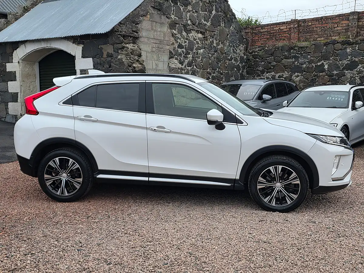 Used 2018 Mitsubishi Eclipse Cross 3 Pearlescent White - Interior and Exterior details 19