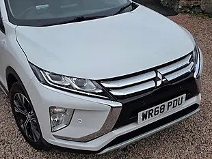 Used 2018 Mitsubishi Eclipse Cross 3 Pearlescent White - Interior and Exterior details 2