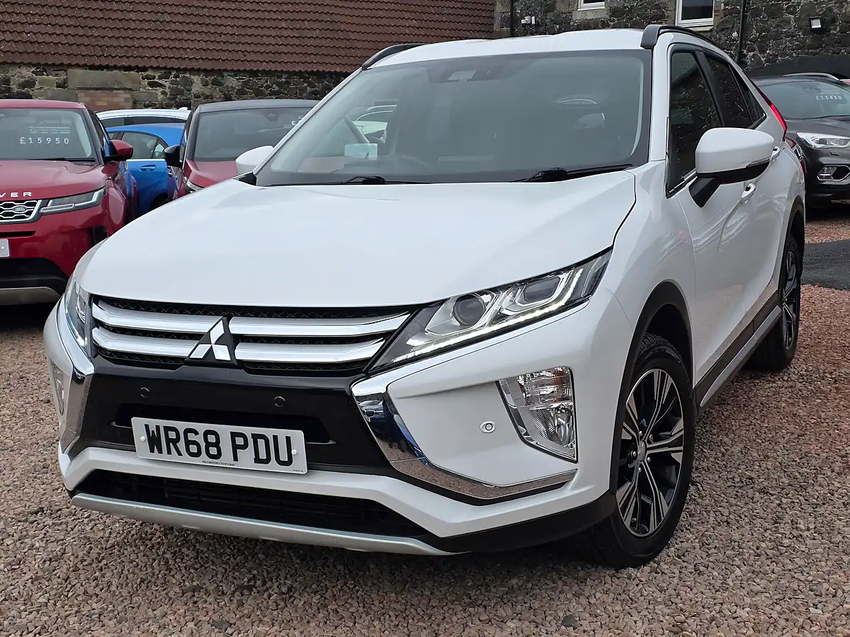 Used 2018 Mitsubishi Eclipse Cross 3 Pearlescent White - Interior and Exterior details 5
