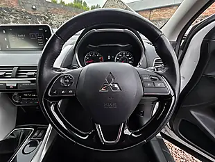 Used 2018 Mitsubishi Eclipse Cross 3 Pearlescent White - Interior and Exterior details 9