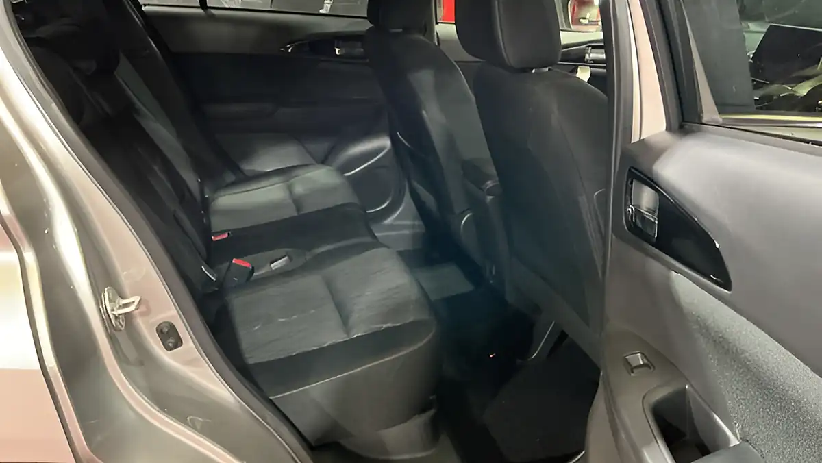 Used 2018 Mitsubishi Eclipse Cross 3 Silver - Interior and Exterior details 8