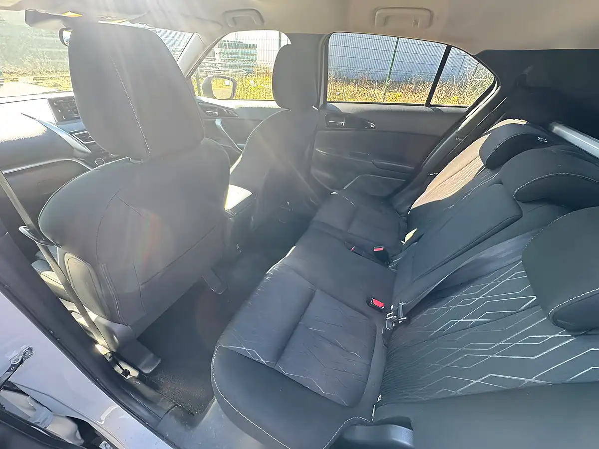 Used 2018 Mitsubishi Eclipse Cross 3 White - Interior and Exterior details 11
