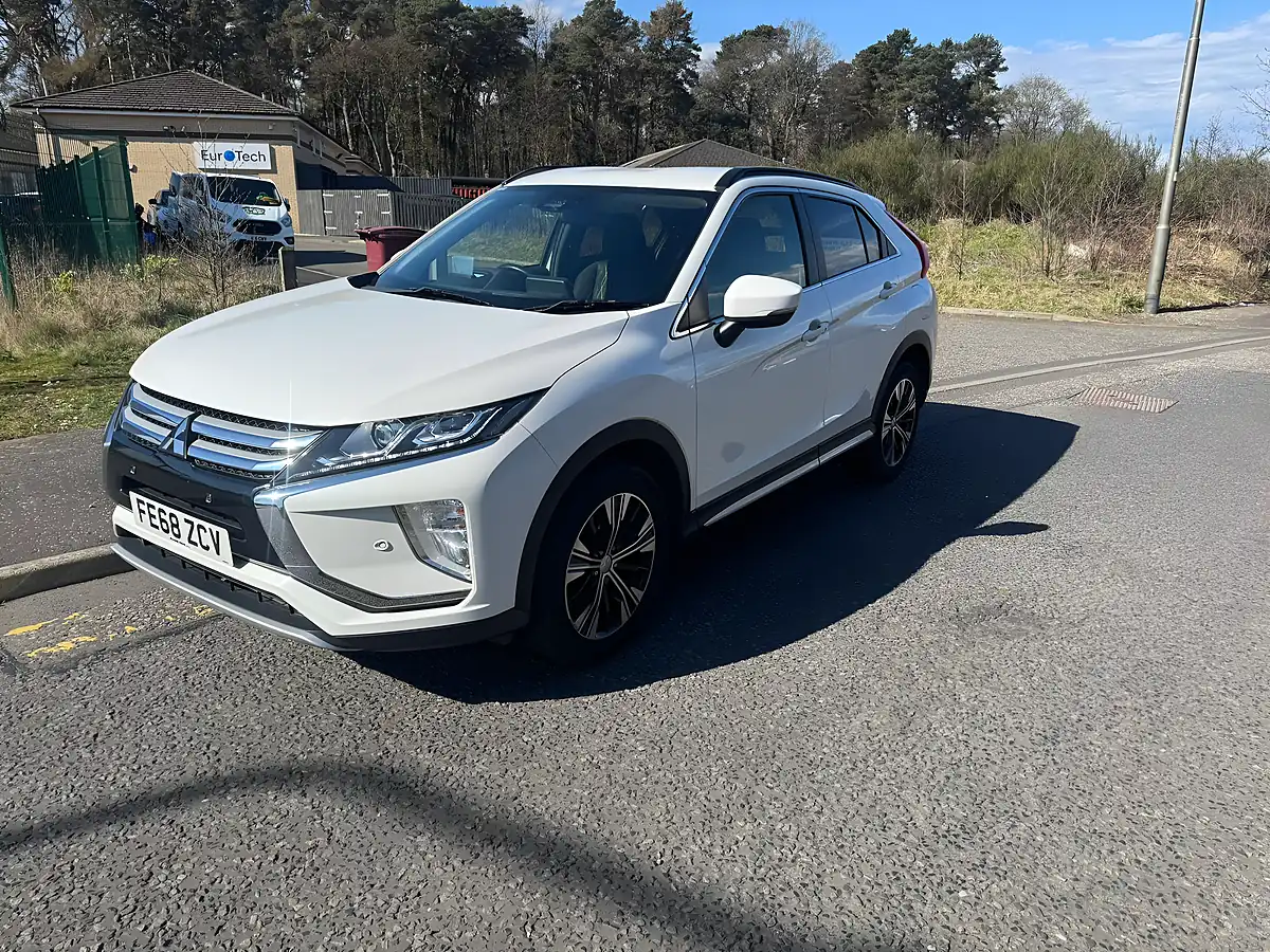 Used 2018 Mitsubishi Eclipse Cross 3 White - Interior and Exterior details 3