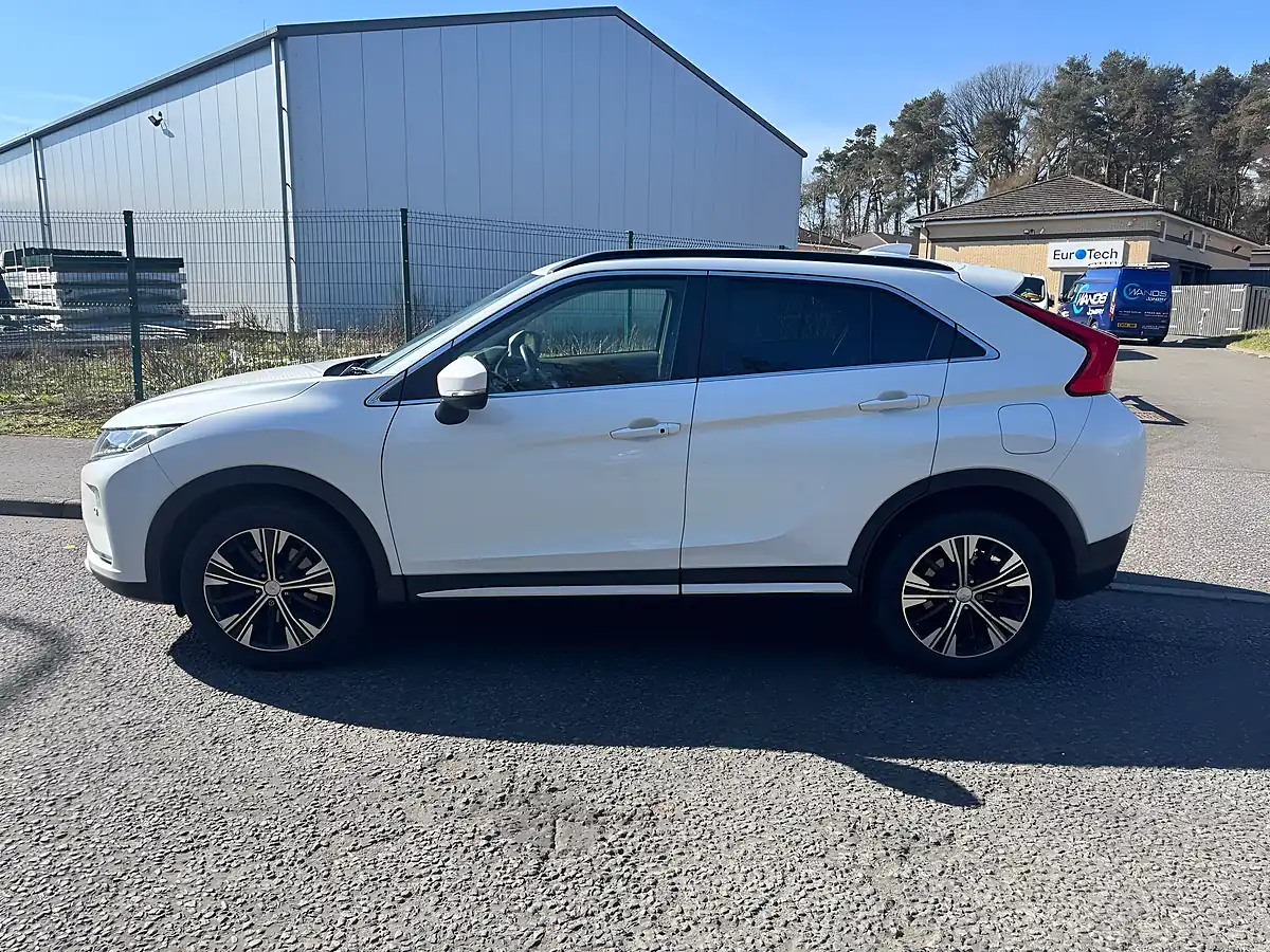Used 2018 Mitsubishi Eclipse Cross 3 White - Interior and Exterior details 4