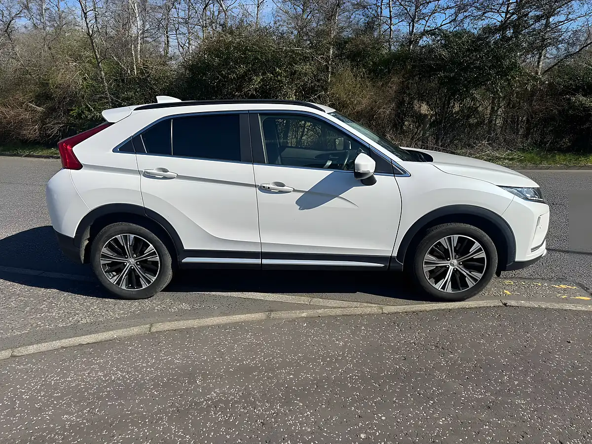 Used 2018 Mitsubishi Eclipse Cross 3 White - Interior and Exterior details 5