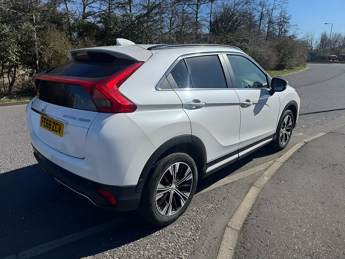 Used 2018 Mitsubishi Eclipse Cross 3 White - Interior and Exterior details 9