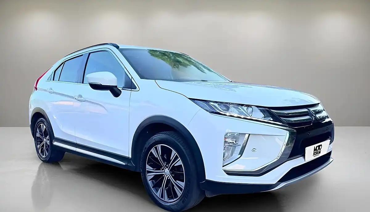 Used 2018 Mitsubishi Eclipse Cross 3 White - Front View