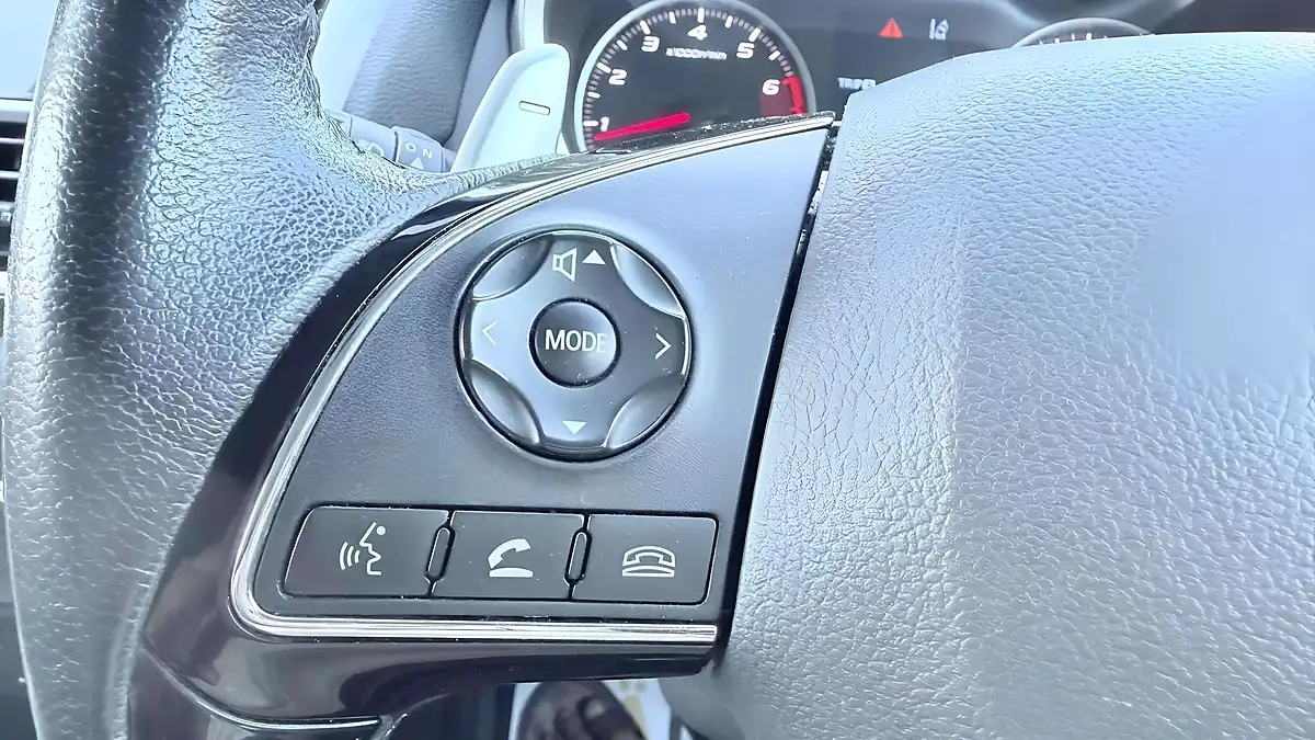 Used 2018 Mitsubishi Eclipse Cross 3 White - Interior and Exterior details 11