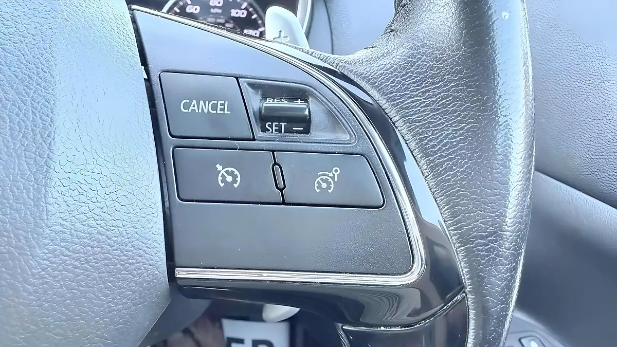 Used 2018 Mitsubishi Eclipse Cross 3 White - Interior and Exterior details 12