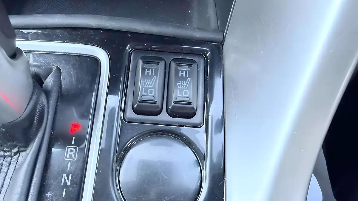 Used 2018 Mitsubishi Eclipse Cross 3 White - Interior and Exterior details 15