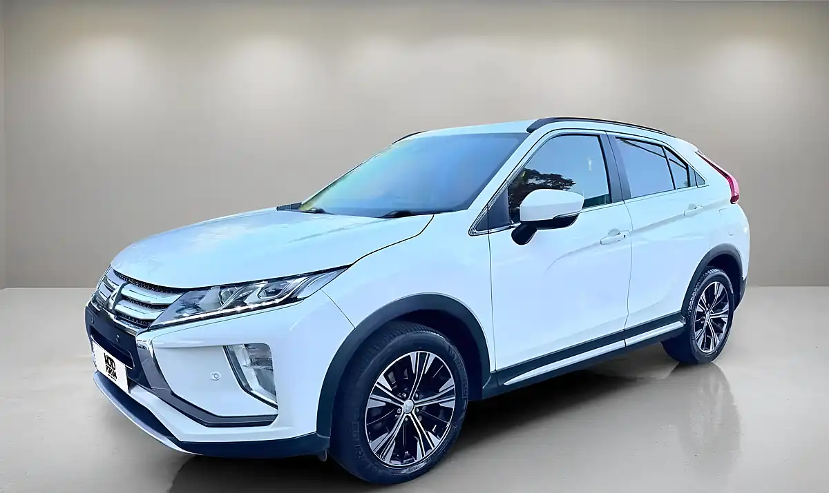 Used 2018 Mitsubishi Eclipse Cross 3 White - Interior and Exterior details 2