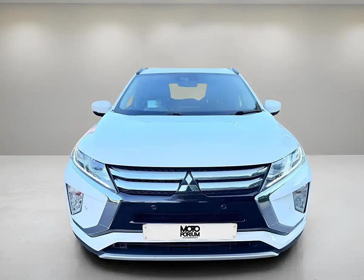 Used 2018 Mitsubishi Eclipse Cross 3 White - Interior and Exterior details 3