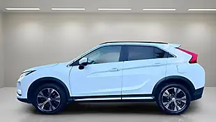 Used 2018 Mitsubishi Eclipse Cross 3 White - Interior and Exterior details 5