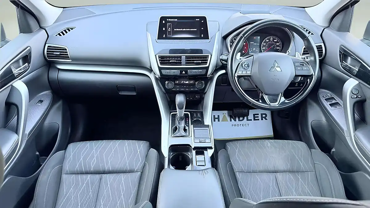Used 2018 Mitsubishi Eclipse Cross 3 White - Interior and Exterior details 6