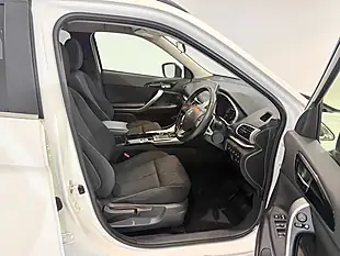 Used 2018 Mitsubishi Eclipse Cross 3 White - Interior and Exterior details 13