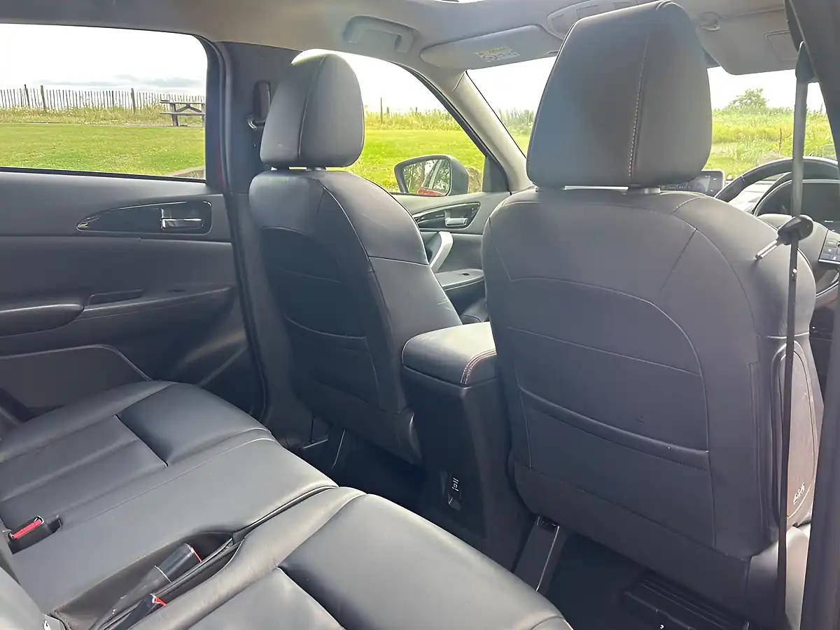 Used 2018 Mitsubishi Eclipse Cross 4 Red - Interior and Exterior details 13