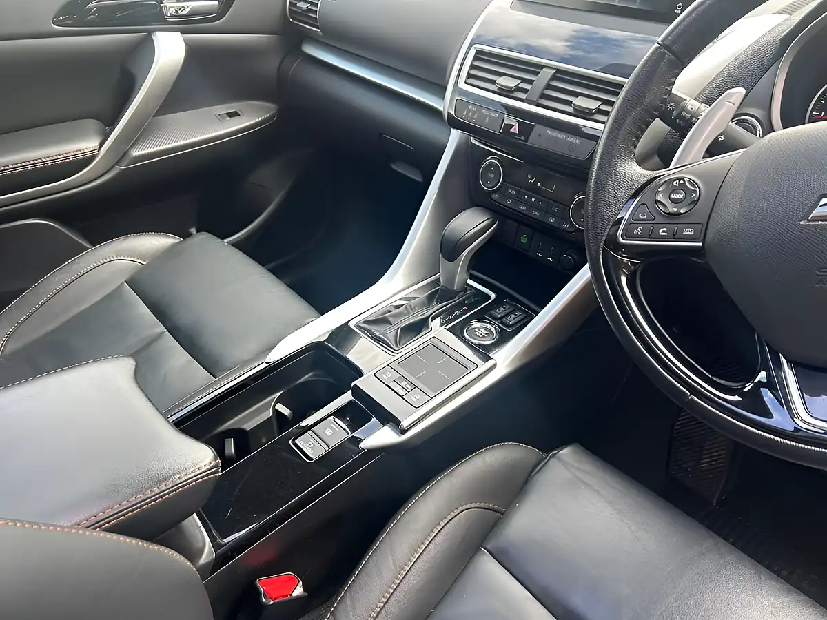 Used 2018 Mitsubishi Eclipse Cross 4 Red - Interior and Exterior details 14