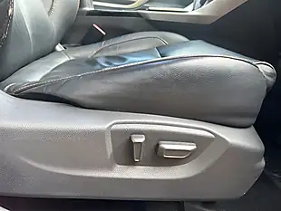 Used 2018 Mitsubishi Eclipse Cross 4 Red - Interior and Exterior details 15