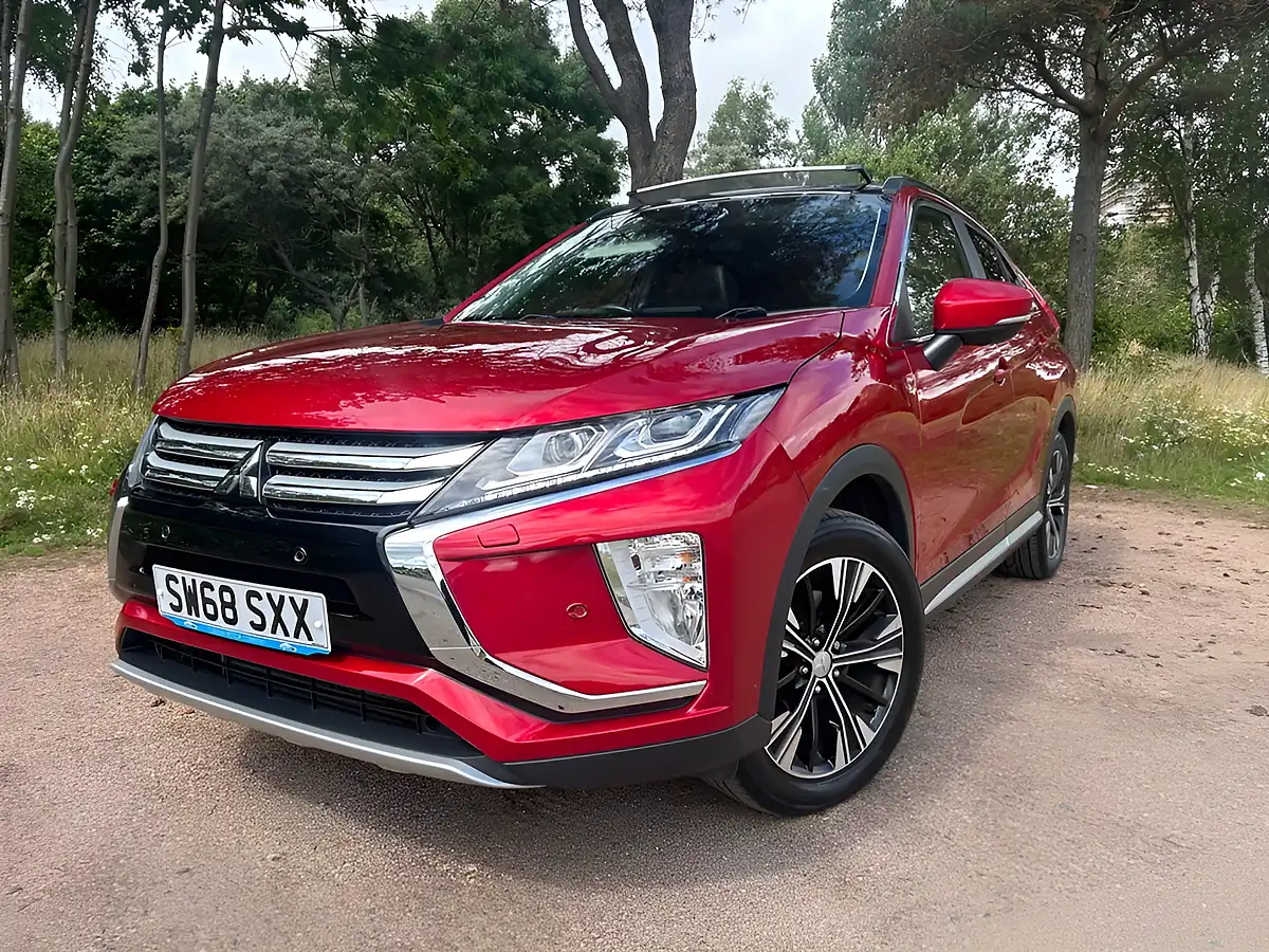 Used 2018 Mitsubishi Eclipse Cross 4 Red - Interior and Exterior details 16