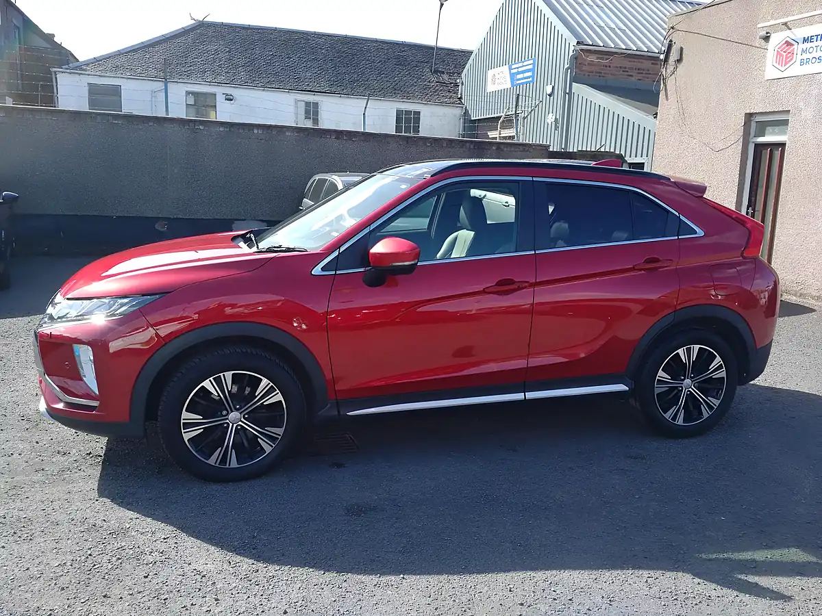 Used 2018 Mitsubishi Eclipse Cross 4 Red - Front View