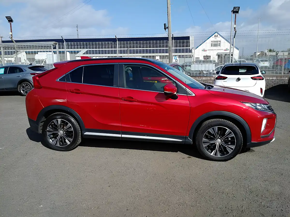 Used 2018 Mitsubishi Eclipse Cross 4 Red - Interior and Exterior details 7