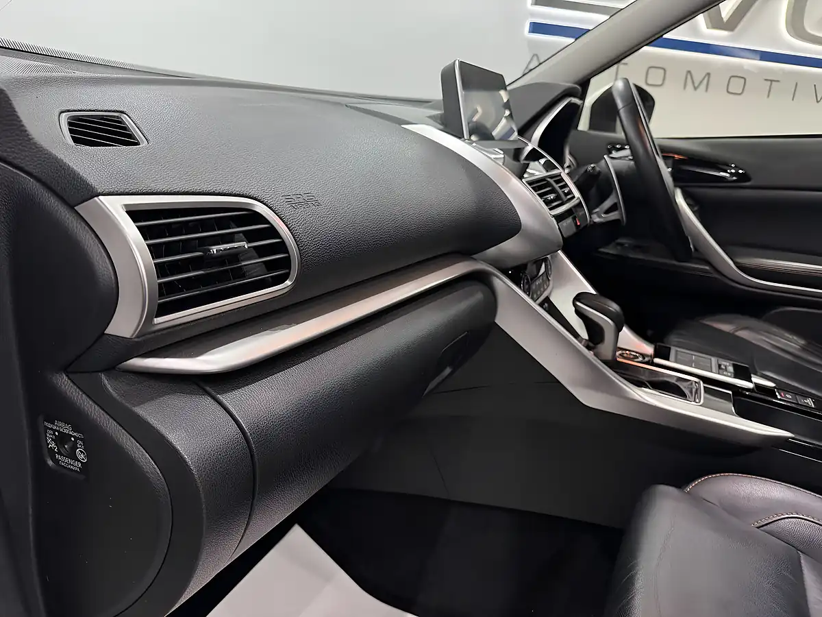 Used 2018 Mitsubishi Eclipse Cross Euro 6 (s/S) 5dr White - Interior and Exterior details 19
