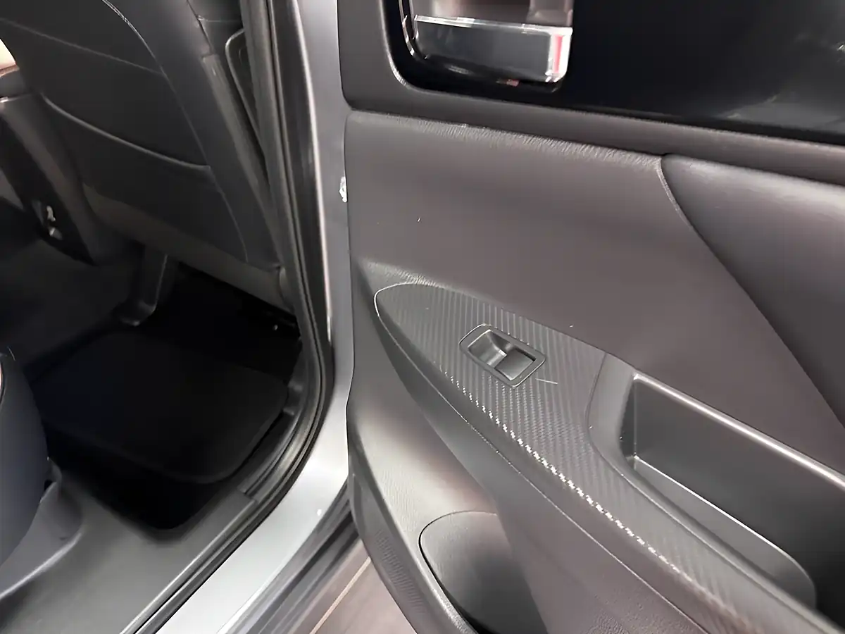 Used 2018 Mitsubishi Eclipse Cross T 4 Atlantic Grey - Interior and Exterior details 7