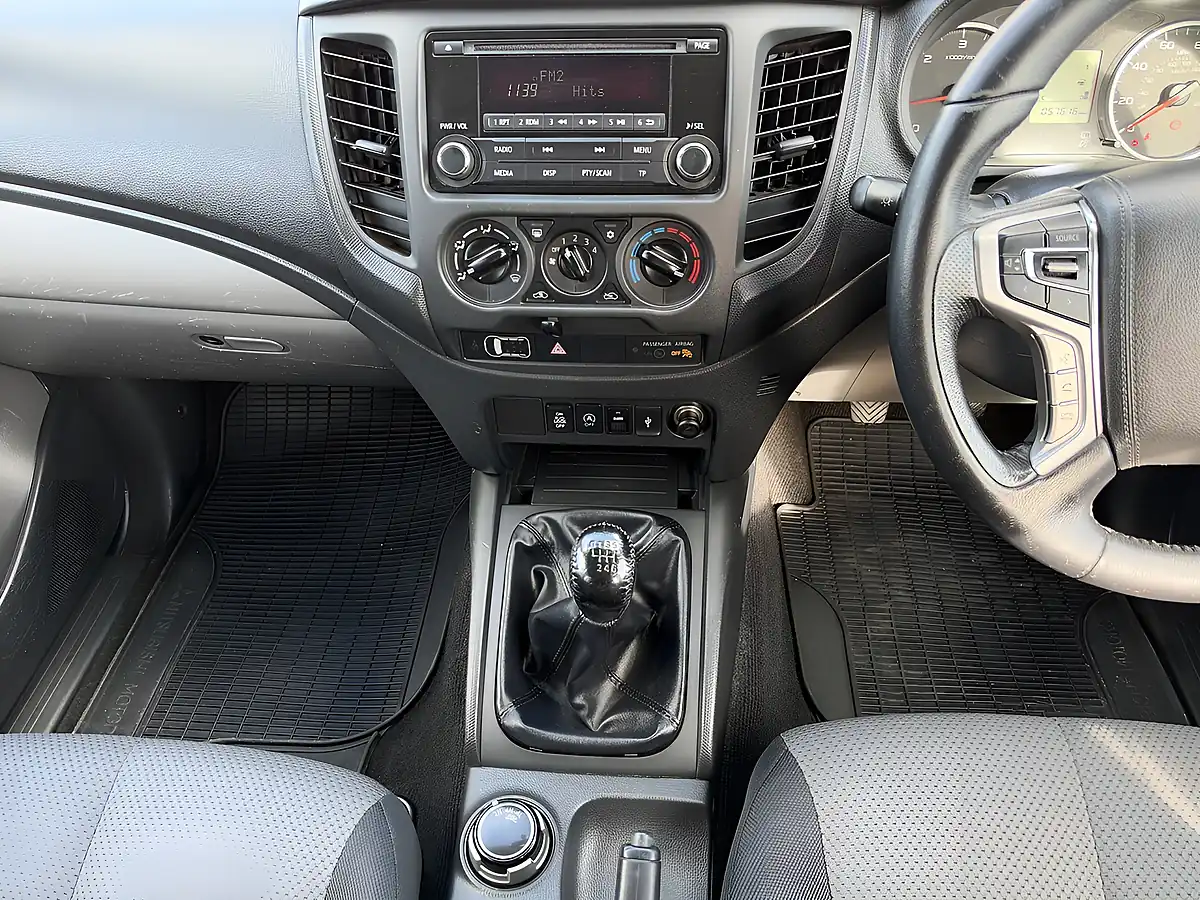 Used 2018 Mitsubishi L200 4Life White - Interior and Exterior details 12