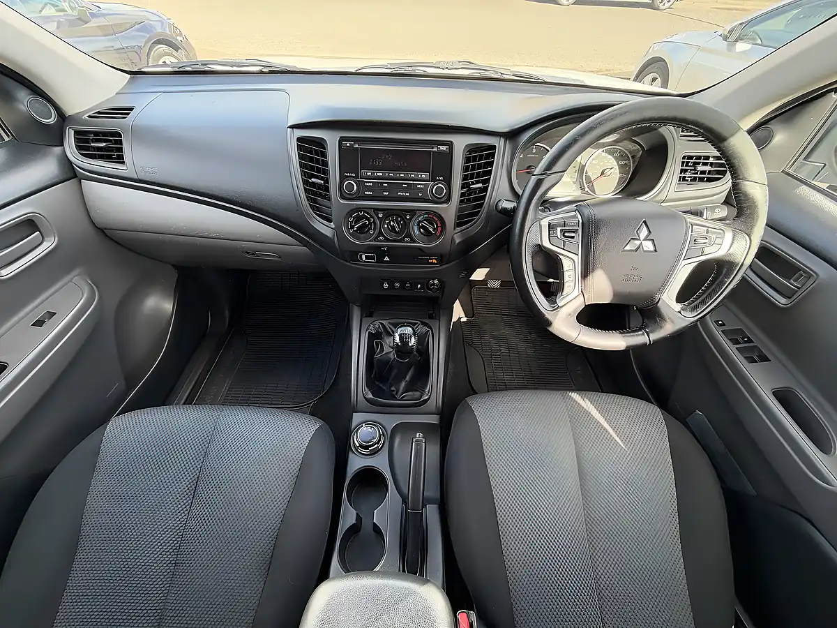 Used 2018 Mitsubishi L200 4Life White - Interior and Exterior details 2