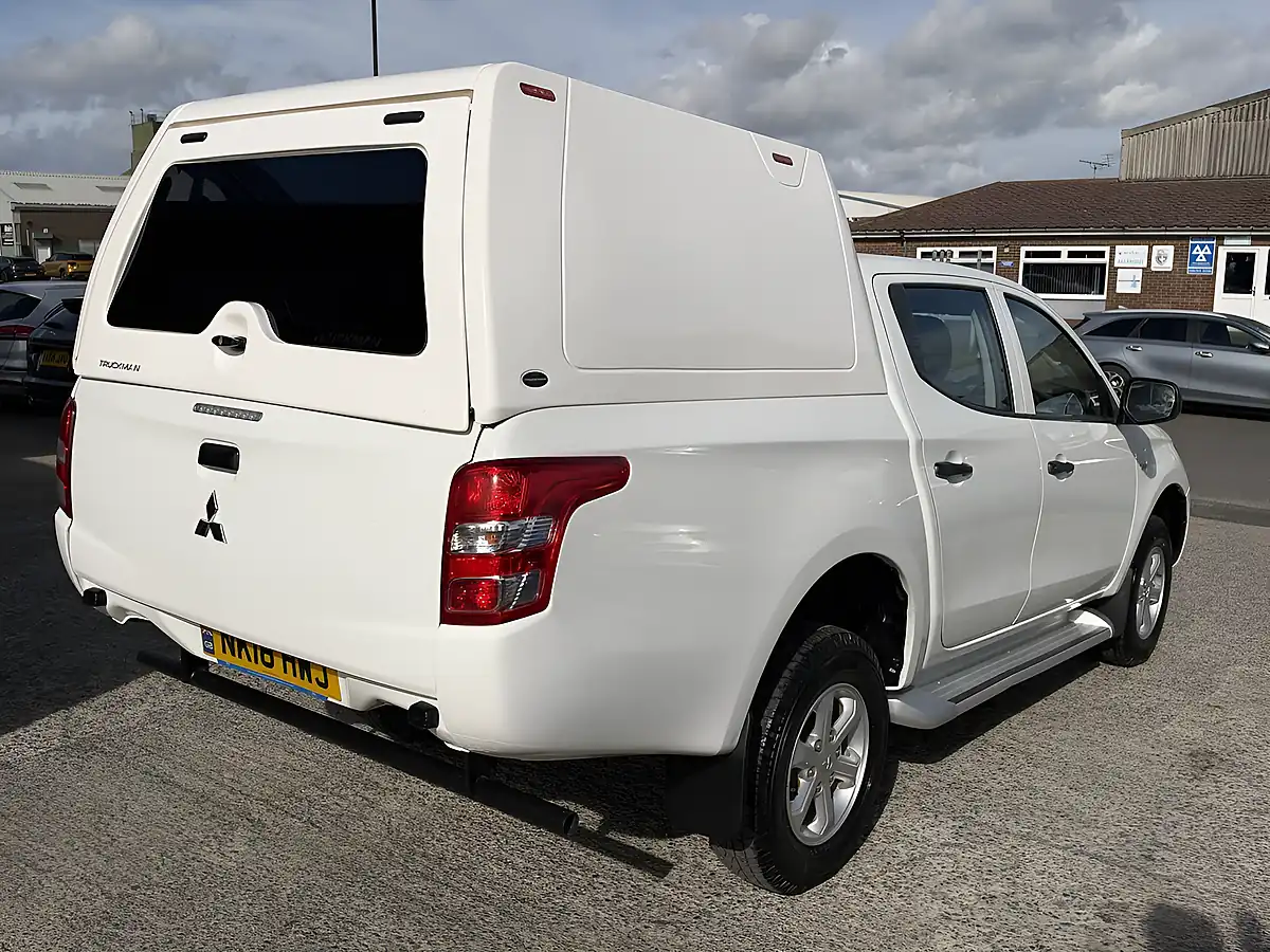 Used 2018 Mitsubishi L200 4Life White - Interior and Exterior details 6