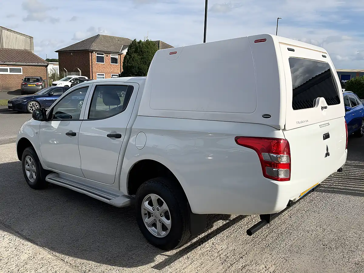 Used 2018 Mitsubishi L200 4Life White - Interior and Exterior details 8