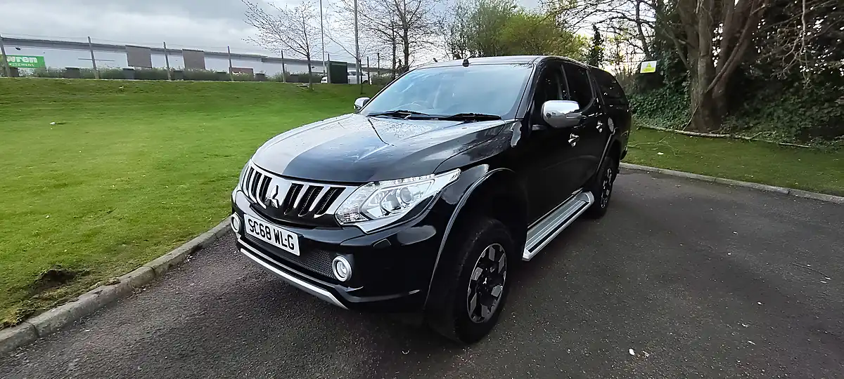 Used 2018 Mitsubishi L200 Barbarian Black - Front View