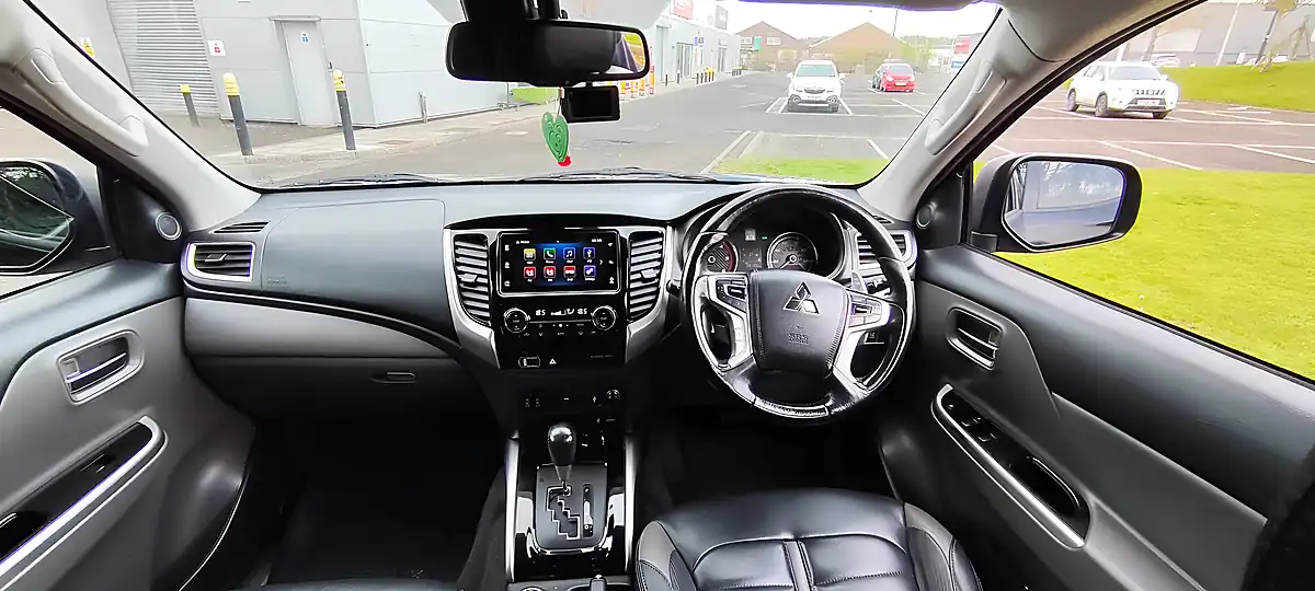 Used 2018 Mitsubishi L200 Barbarian Black - Interior and Exterior details 14