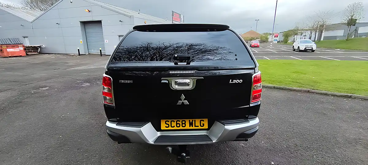 Used 2018 Mitsubishi L200 Barbarian Black - Interior and Exterior details 4