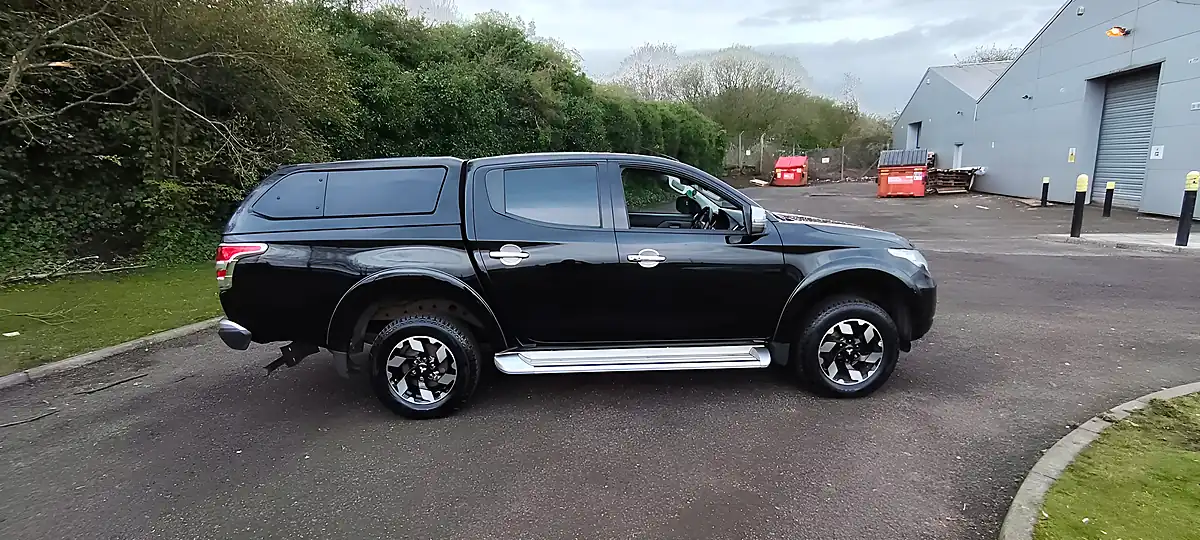 Used 2018 Mitsubishi L200 Barbarian Black - Interior and Exterior details 6