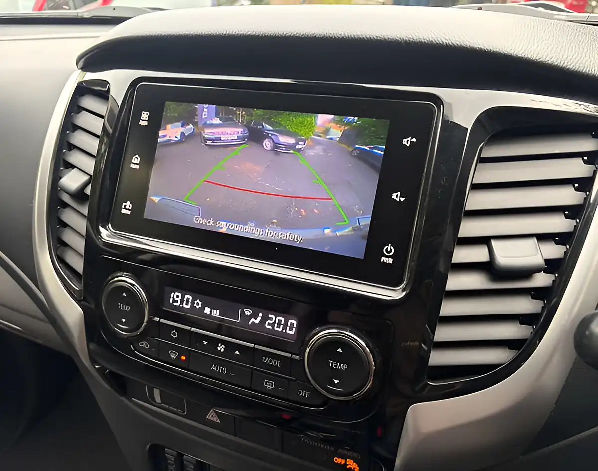 Used 2018 Mitsubishi L200 Barbarian Blue - Interior and Exterior details 14