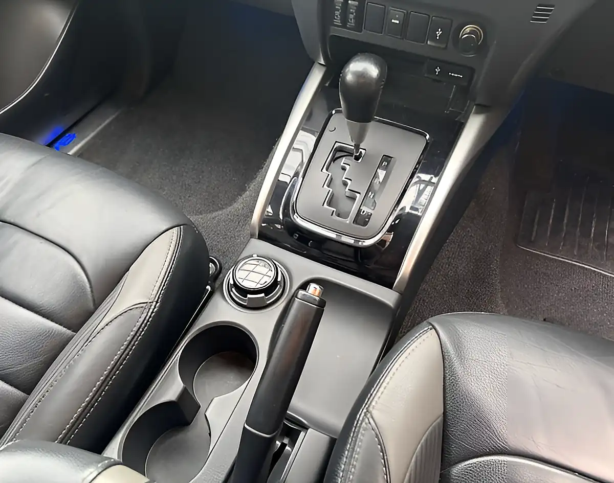 Used 2018 Mitsubishi L200 Barbarian Blue - Interior and Exterior details 16