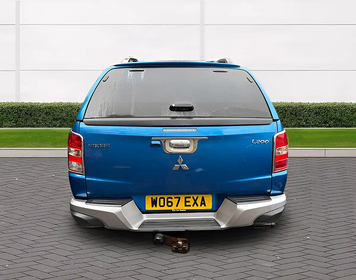 Used 2018 Mitsubishi L200 Barbarian Blue - Interior and Exterior details 6
