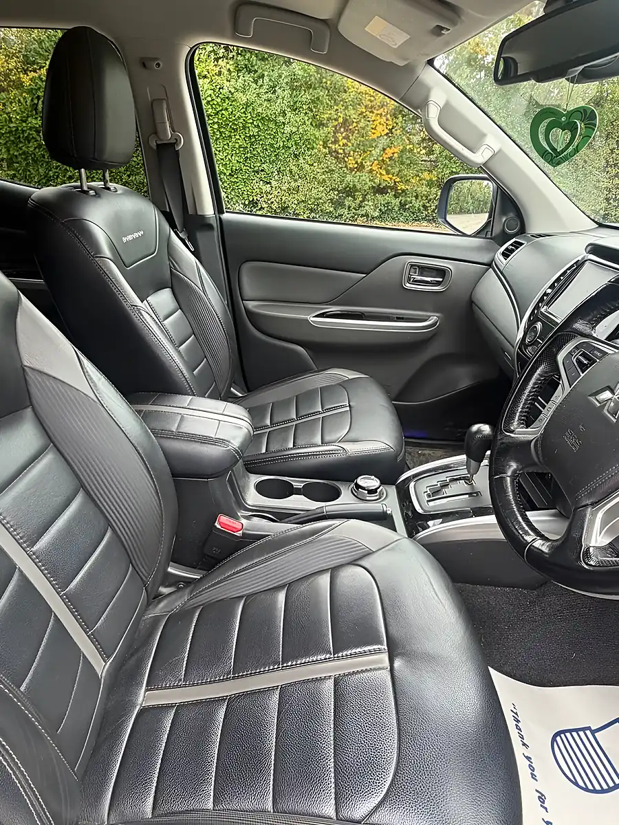Used 2018 Mitsubishi L200 Barbarian Blue - Interior and Exterior details 10