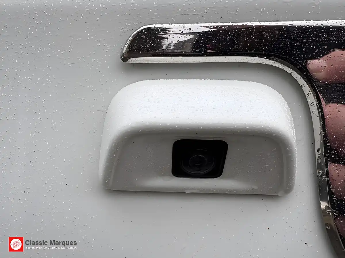 Used 2018 Mitsubishi L200 Barbarian Double Cab White - Interior and Exterior details 10