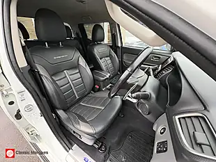 Used 2018 Mitsubishi L200 Barbarian Double Cab White - Interior and Exterior details 13