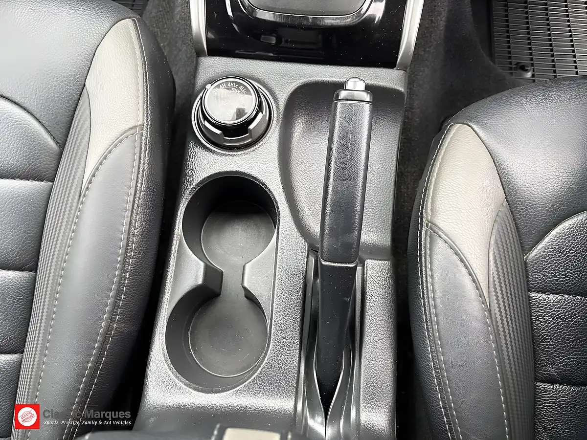 Used 2018 Mitsubishi L200 Barbarian Double Cab White - Interior and Exterior details 18