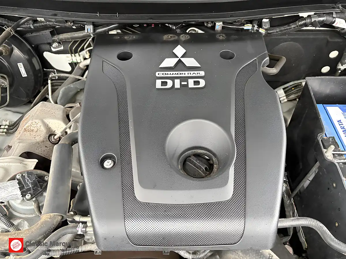 Used 2018 Mitsubishi L200 Barbarian Double Cab White - Interior and Exterior details 19