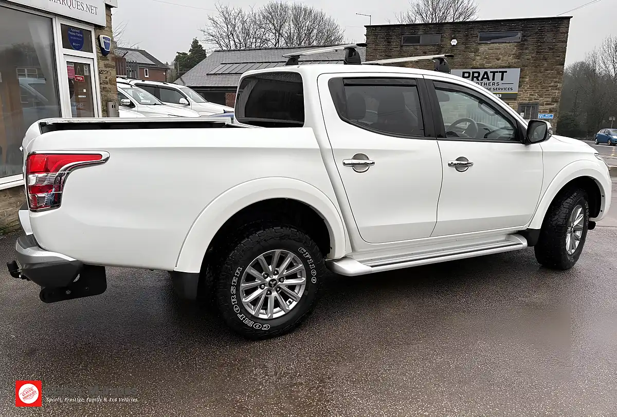Used 2018 Mitsubishi L200 Barbarian Double Cab White - Interior and Exterior details 3