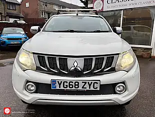 Used 2018 Mitsubishi L200 Barbarian Double Cab White - Interior and Exterior details 5